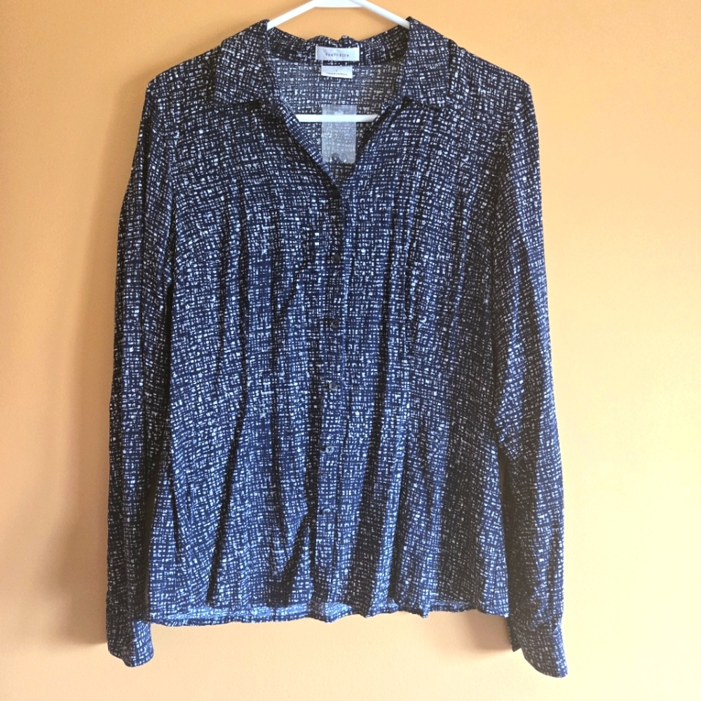 Van Heusen Button-Up Top PTP=18-7/8"